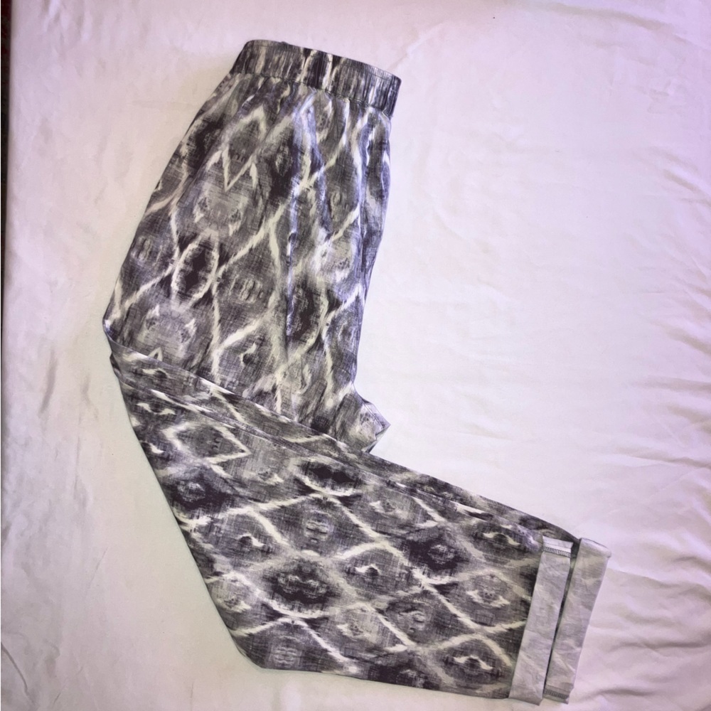 Margaret O’Leary Nordi Girl Cozy Geometric Diamond Pants- white/grey size SM